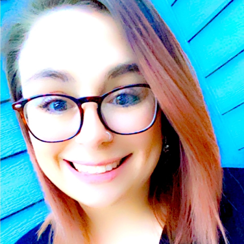 Meet your Posher, Andrea